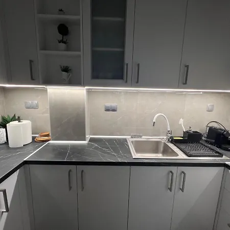 Center Modern Apartment *