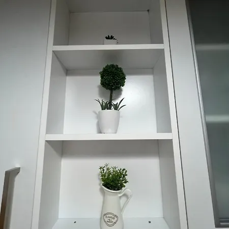 Center Modern *